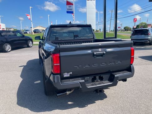 Used 2025 Toyota Tacoma SR5 AWD/4WD image 6