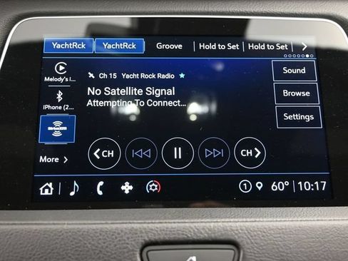 Used 2022 Cadillac XT4 Premium Luxury w/ Safety Alert Package AWD/4WD image 17
