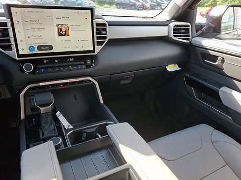 New 2026 Toyota Tundra Limited AWD/4WD image 12