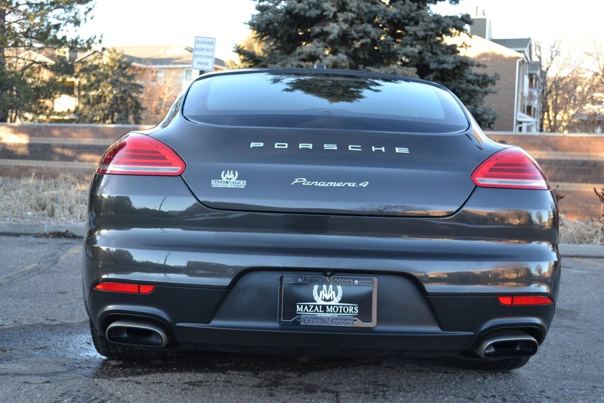 Used 2014 Porsche Panamera 4 w/ Premium Package AWD/4WD image 18