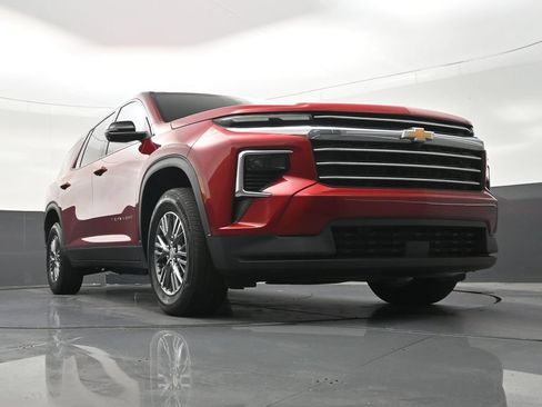 Used 2024 Chevrolet Traverse LT FWD image 31