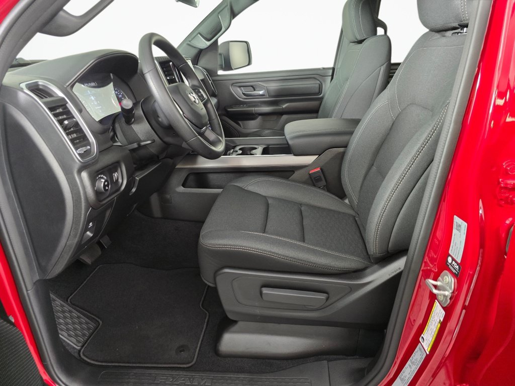 New 2026 RAM 1500 Express AWD/4WD image 18
