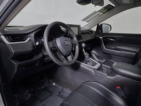 Used 2021 Toyota RAV4 XLE w/ Convenience Package image 30