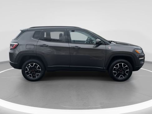 Used 2021 Jeep Compass Trailhawk image 4