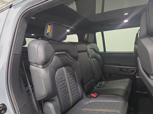 Used 2024 Rivian R1S Adventure AWD/4WD image 24