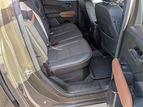 Used 2024 GMC Canyon AT4 w/ Technology Package image 30