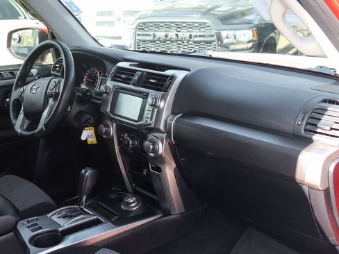 Used 2019 Toyota 4Runner SR5 AWD/4WD image 45