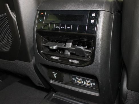 Used 2023 Jeep Grand Cherokee L Laredo RWD image 18