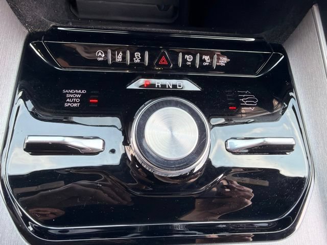 Used 2025 Jeep Wagoneer Series III w/ Premium Group I AWD/4WD image 39