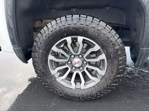 Used 2023 GMC Sierra 1500 AT4 w/ AT4 Premium Package image 11