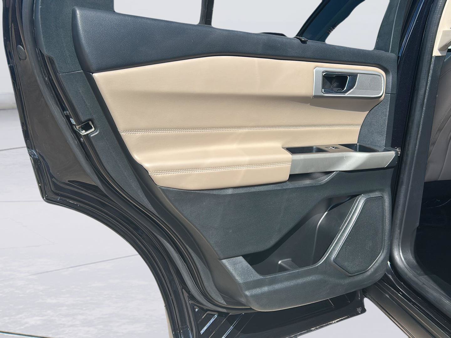 Certified 2022 Ford Explorer Limited RWD image 22
