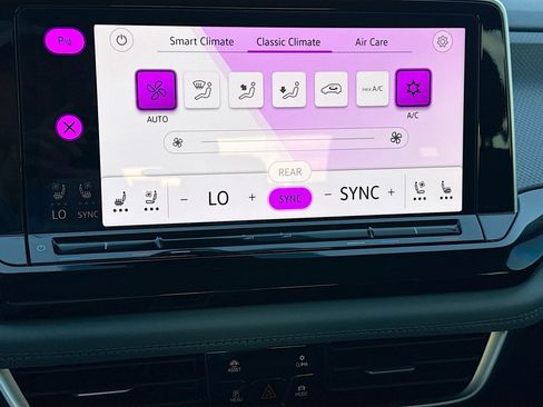 Used 2024 Volkswagen Atlas Peak Edition SEL image 34