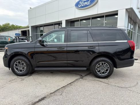 Used 2025 Ford Expedition Active AWD/4WD image 4