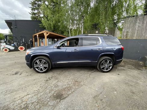 Used 2018 GMC Acadia Denali w/ Technology Package AWD/4WD image 3