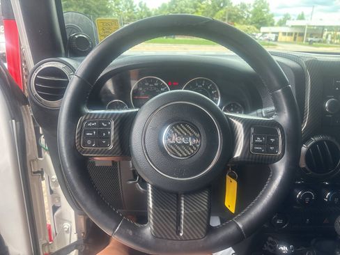 Used 2012 Jeep Wrangler Sport w/ Connectivity Group AWD/4WD image 10