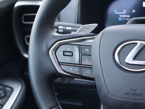 Used 2026 Lexus IS 350 F Sport w/ Technology Package RWD image 19
