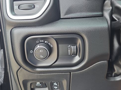 Used 2025 RAM 1500 Big Horn AWD/4WD image 28