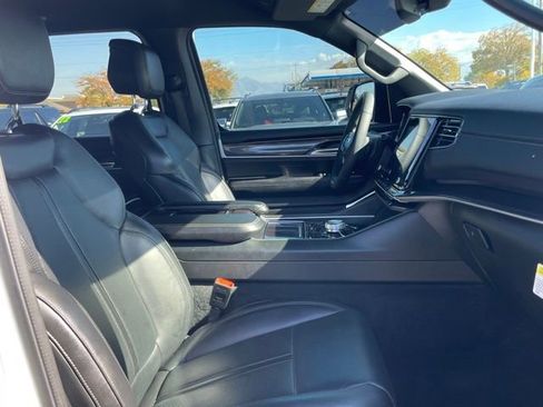 Used 2024 Jeep Wagoneer 4WD image 26