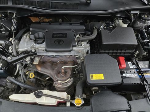 Used 2012 Toyota Camry LE image 19