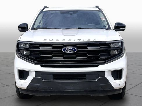 Used 2025 Ford Expedition Active AWD/4WD image 4