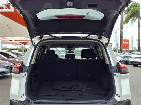 Used 2023 Nissan Rogue SV image 6