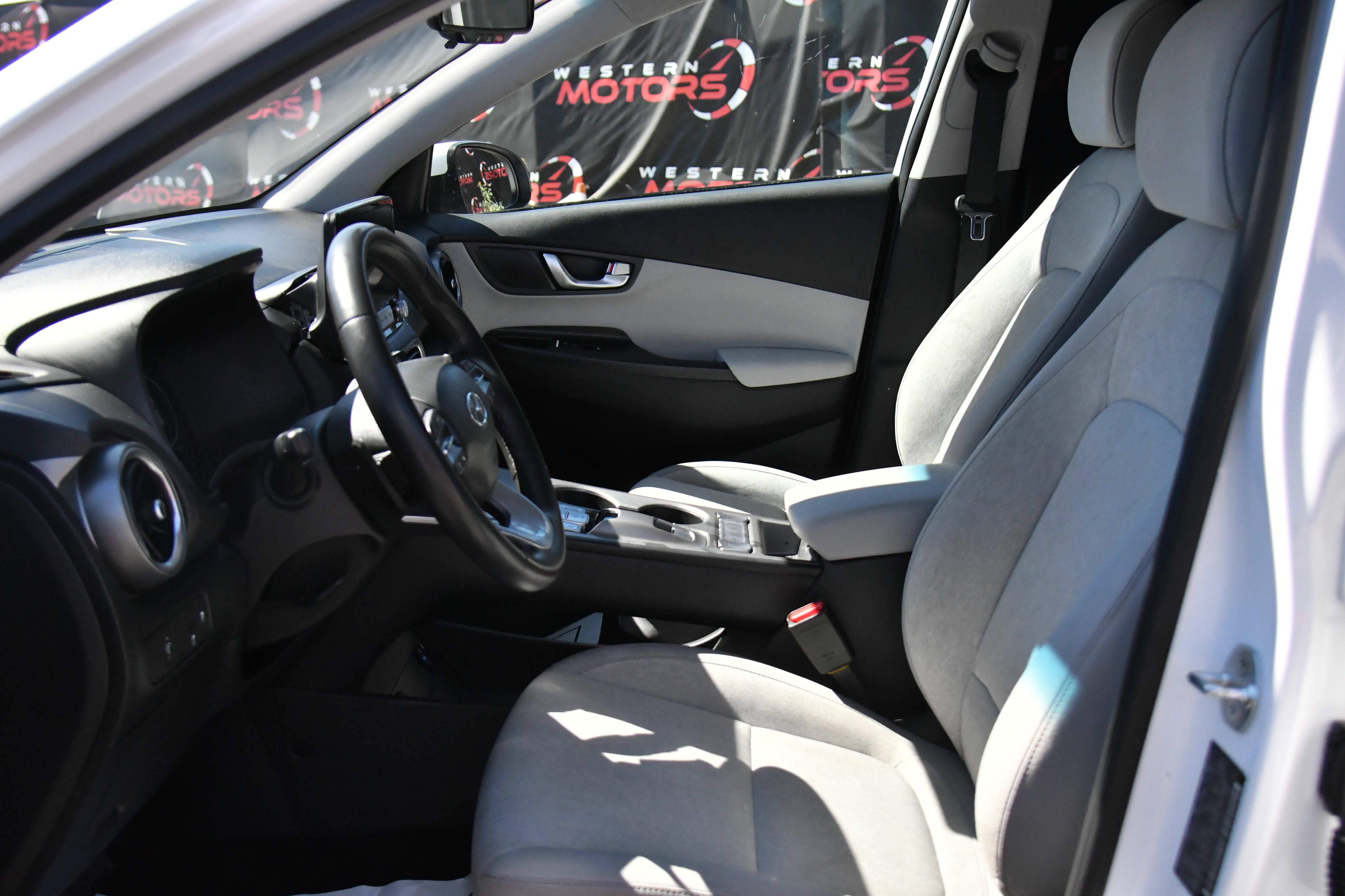 Used 2023 Hyundai Kona SEL w/ Cargo Package FWD image 17