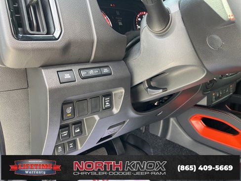 Used 2025 Nissan Frontier PRO-4X w/ Pro Premium Package image 7