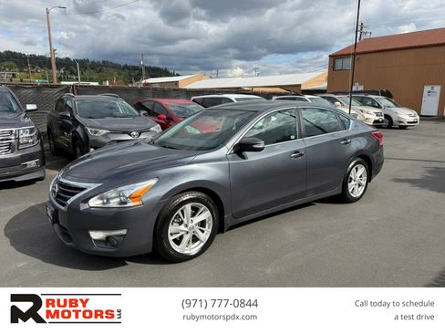 Used 2013 Nissan Altima 2.5 SL image 1