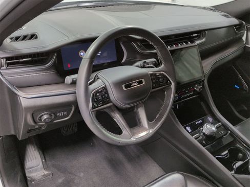 Certified 2023 Jeep Grand Cherokee L Overland image 10