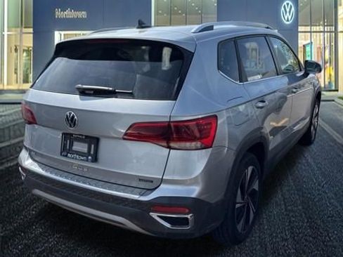 Used 2024 Volkswagen Taos SE AWD/4WD image 8