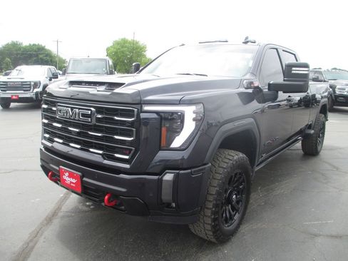 Used 2024 GMC Sierra 2500 AT4 w/ AT4 Premium Plus Package AWD/4WD image 13