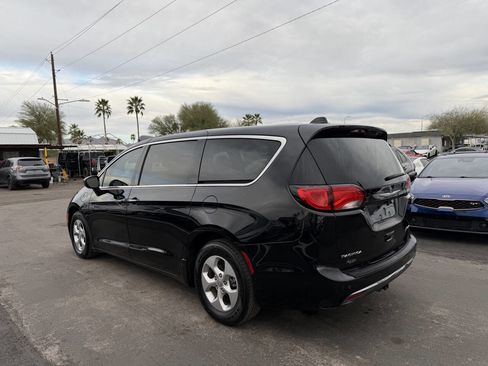 Used 2018 Chrysler Pacifica Touring Plus image 5