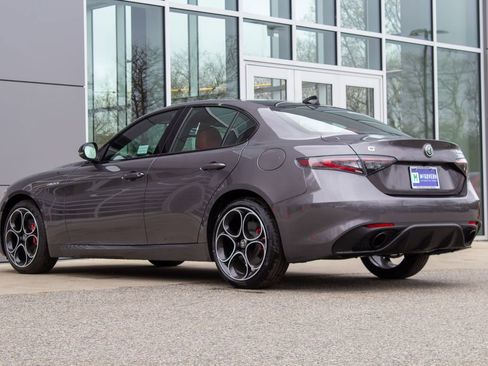 New 2025 Alfa Romeo Giulia AWD w/ Veloce Package AWD image 8
