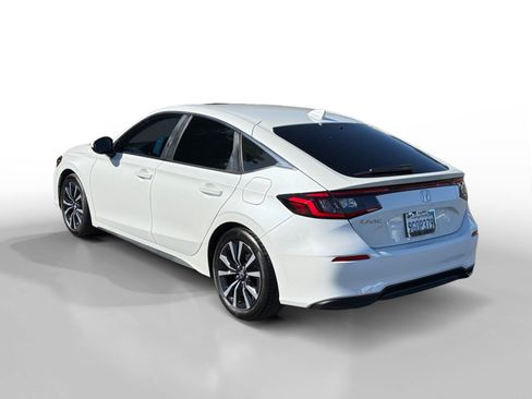 Used 2023 Honda Civic EX-L image 3