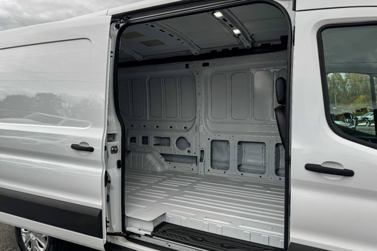 Used 2023 Ford E-Transit Medium Roof RWD image 12