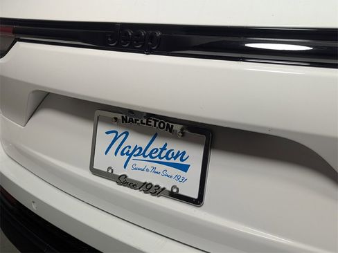 New 2025 Jeep Grand Cherokee Altitude image 8