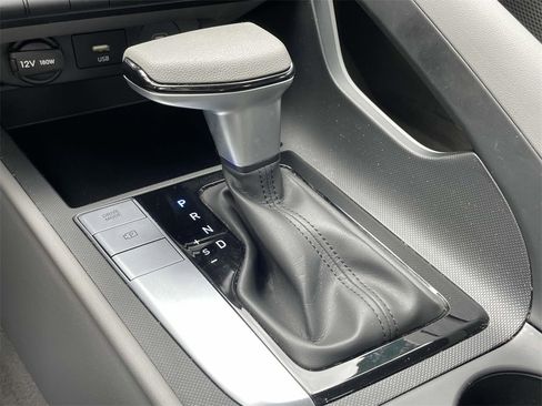 Used 2024 Hyundai Elantra SEL image 20