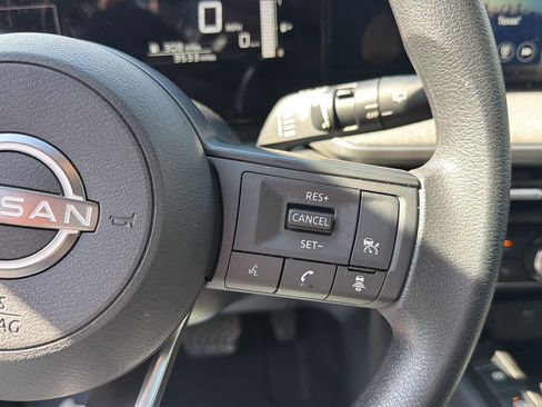 Used 2025 Nissan Kicks SV FWD image 23