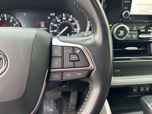 Used 2021 Toyota Highlander XLE image 13