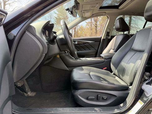 Used 2018 INFINITI Q50 Luxe w/ Essential Package (3.0T Luxe) image 9