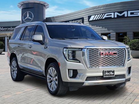 Used 2021 GMC Yukon Denali w/ Denali Premium Package image 2