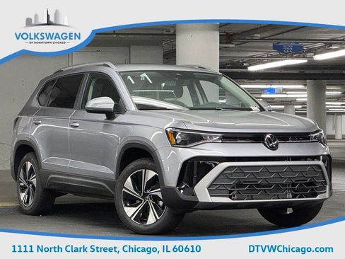 New 2025 Volkswagen Taos SE image 2