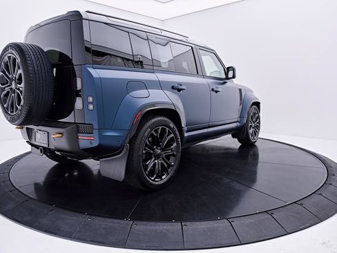 Used 2026 Land Rover Defender 110 OCTA AWD/4WD image 17
