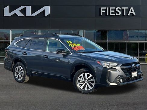 Used 2023 Subaru Outback Premium image 1