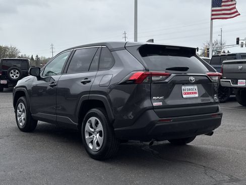Used 2023 Toyota RAV4 LE AWD/4WD image 9