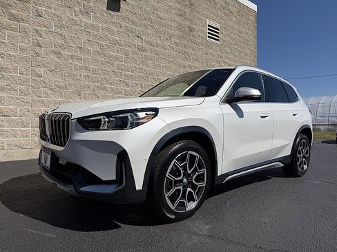 Used 2024 BMW X1 xDrive28i w/ Premium Package AWD/4WD image 4