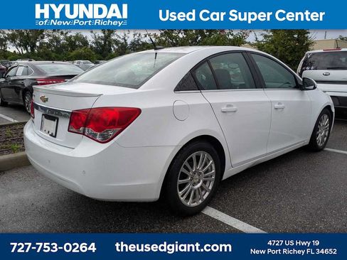 Used 2011 Chevrolet Cruze Eco FWD image 2