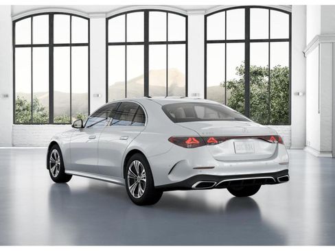 Used 2025 Mercedes-Benz E 350 4MATIC Sedan image 28