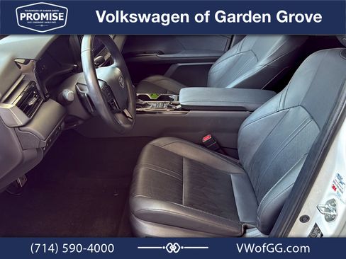 Used 2025 Toyota Camry XSE FWD image 14