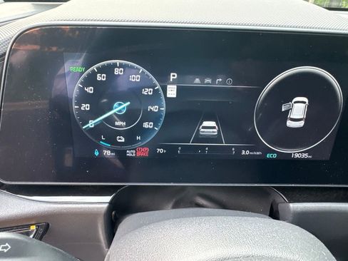Used 2024 Kia Niro Wind w/ Wind Preserve Package FWD image 8